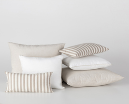 Set di cuscini per camera da letto a righe classiche